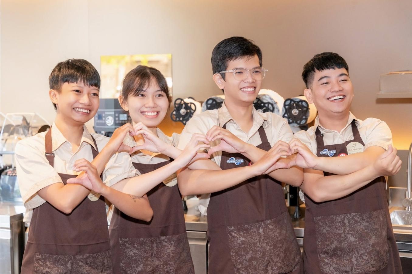 Trà sữa CHAGEE: Tiền sử bê bối: “đường lưỡi bò”, tẩy chay và phạt hành chính.