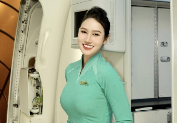 ​Ý Viên (Viên Vi) - Nữ Tiếp Viên Hàng Không Vượt Sóng Đại Dịch Và Hành Trình 5 Năm “Bén Duyên” Hai Nghề